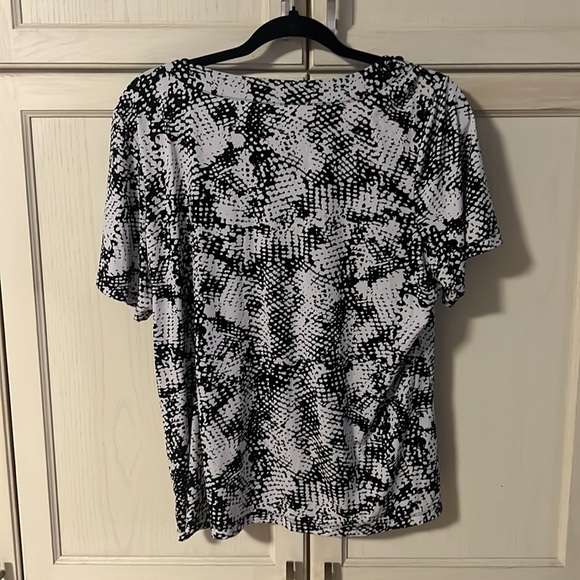 A pretty top by Tanjay in size large - Picture 6 of 6